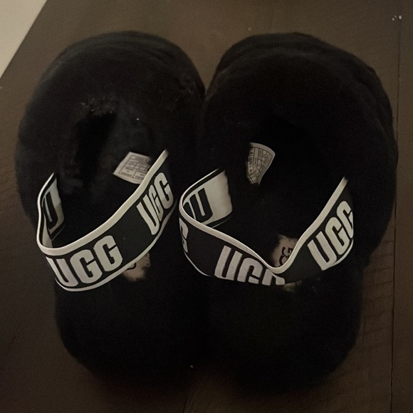 Uggs 
Only worn 2 times in house. Great condition - Picture 3 of 4